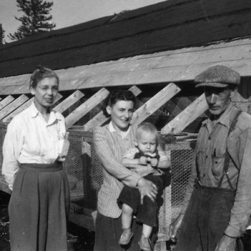 At Darcy Arden's mink ranch on Yellowknife Bay, 1940s. (Arnold Smith Collection)