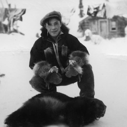 A Dene trapper with wolverine, 1946. (Dale Attrell Collection)